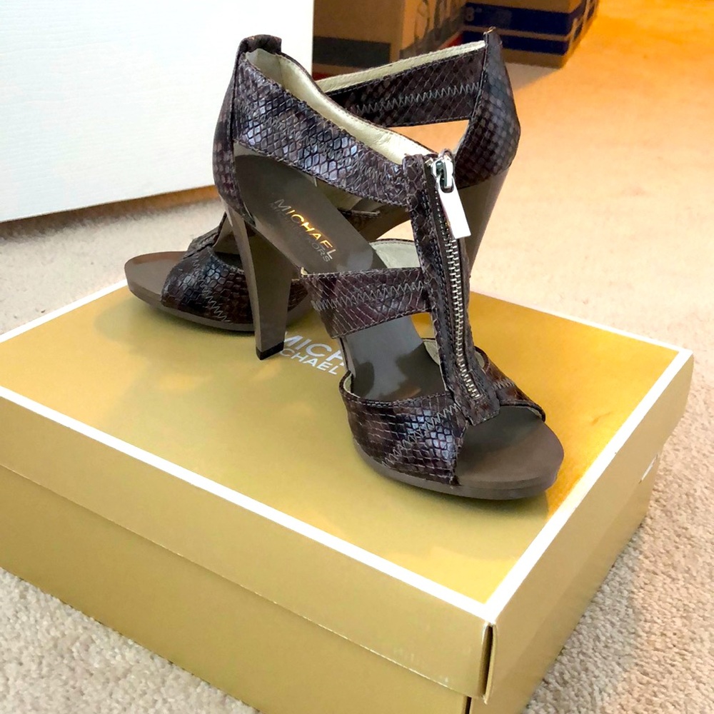NWT Michael Kors Brown Snakeskin Leather Heels